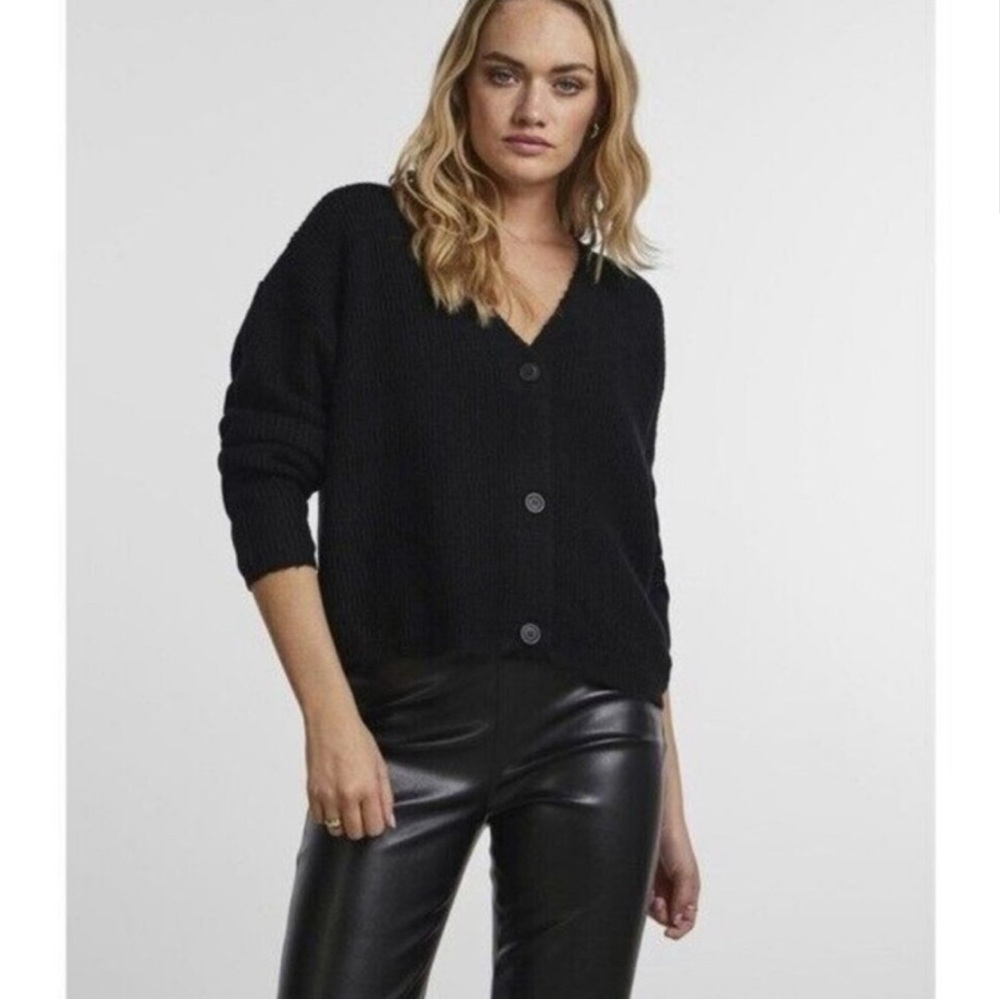 Madewell V-Neck Slim Cardigan Sweater Shrunken Cropped Aritzia Wilfred